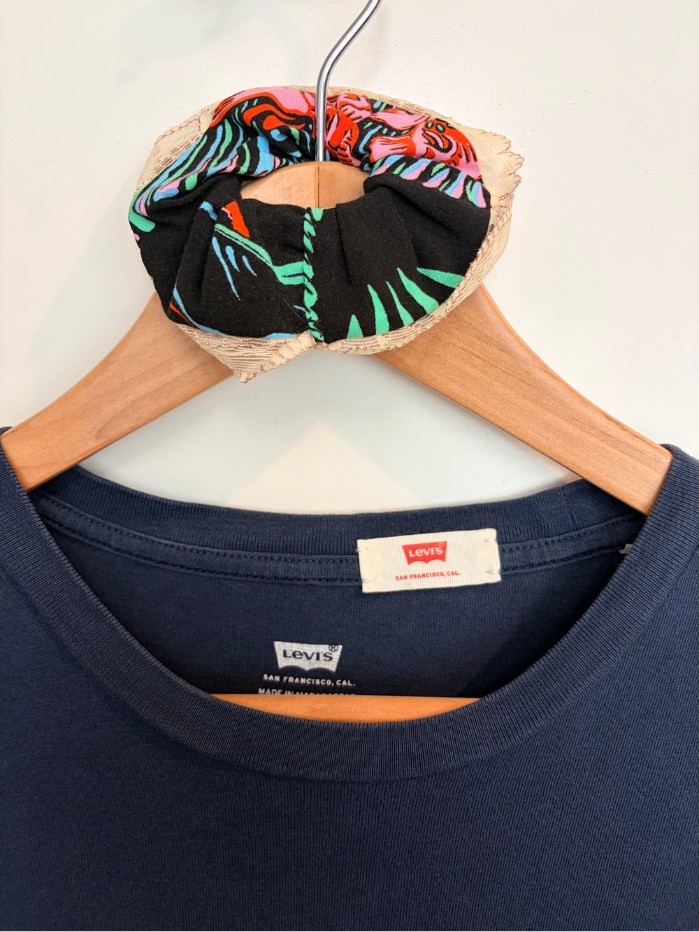 Upcycled Levi’s Floral Pocket Tee With Matching Scrunchie - Picture 5 of 10